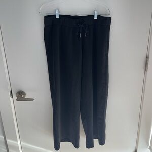 Lululemon Black Cropped Short Wide Leg Joggers